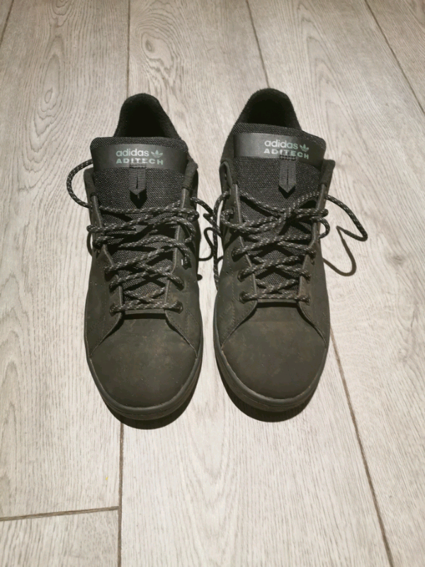 stan smith black